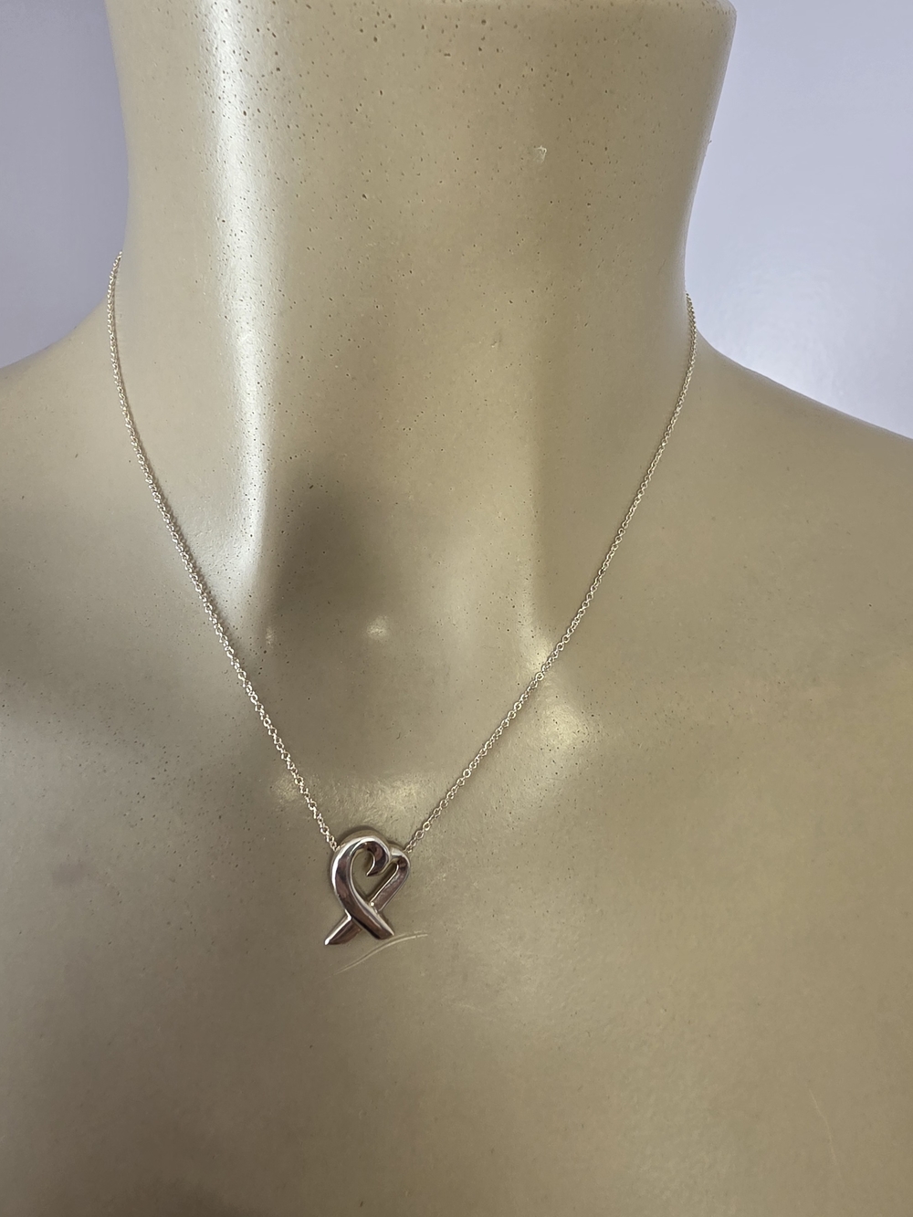 Tiffany & Co. Signed 925 Sterling Silver Ribbon Heart Charm Cable Necklace